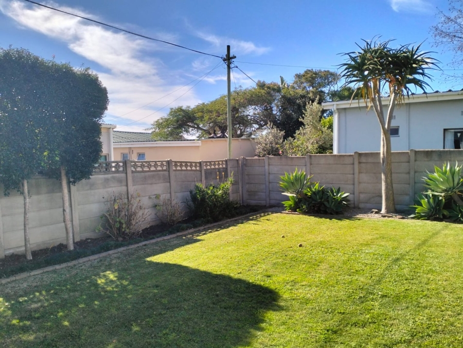 4 Bedroom Property for Sale in Hartenbos Central Western Cape